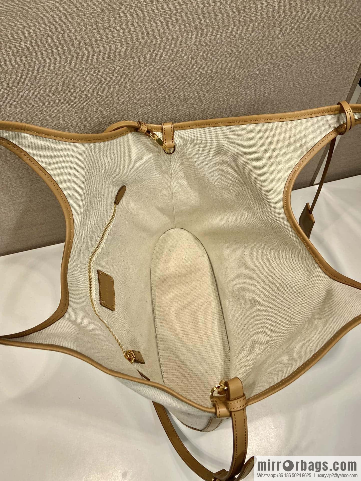 PRADA 🎉 new tote bag 🎉 1BG472 large