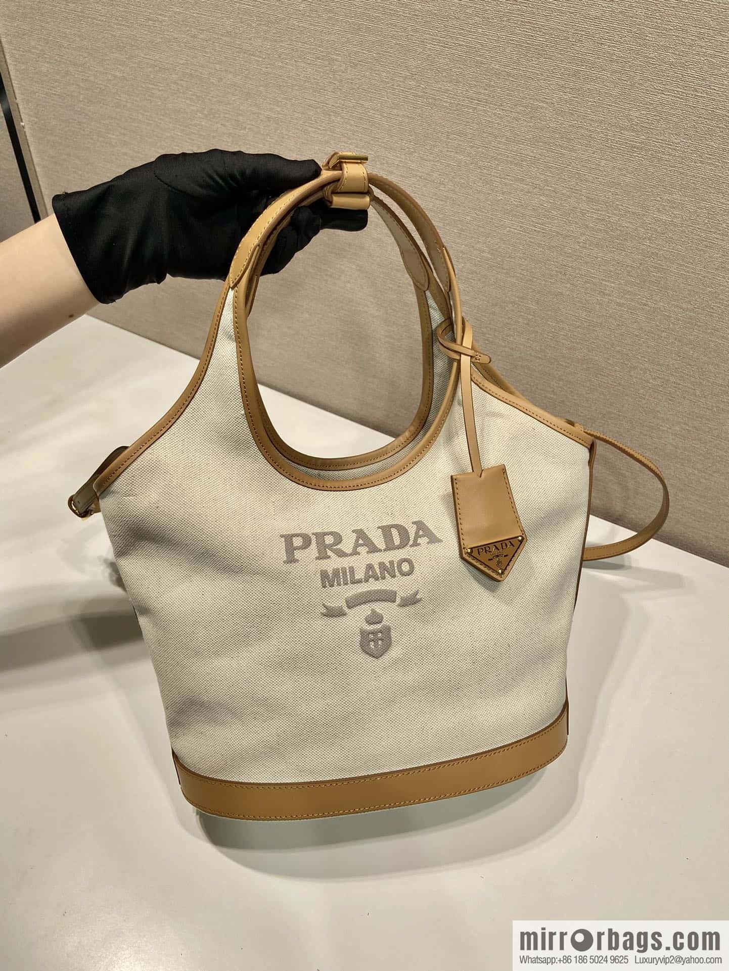 PRADA 🎉 new tote bag 🎉 1BG471M