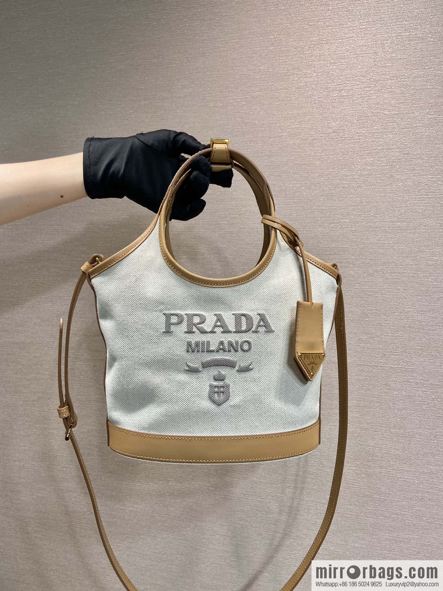 PRADA 🎉 new tote bag 🎉 1BG974 small