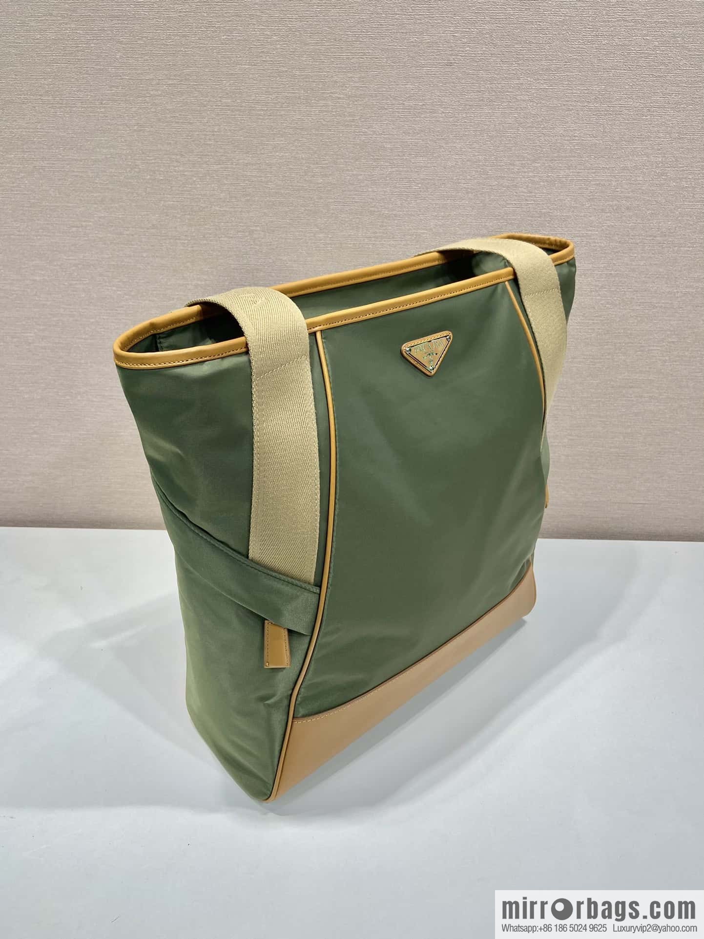PRADA 🎉 new tote bag 🎉 2VG119