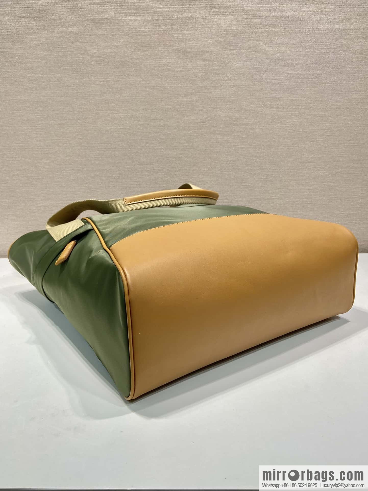 PRADA 🎉 new tote bag 🎉 2VG119