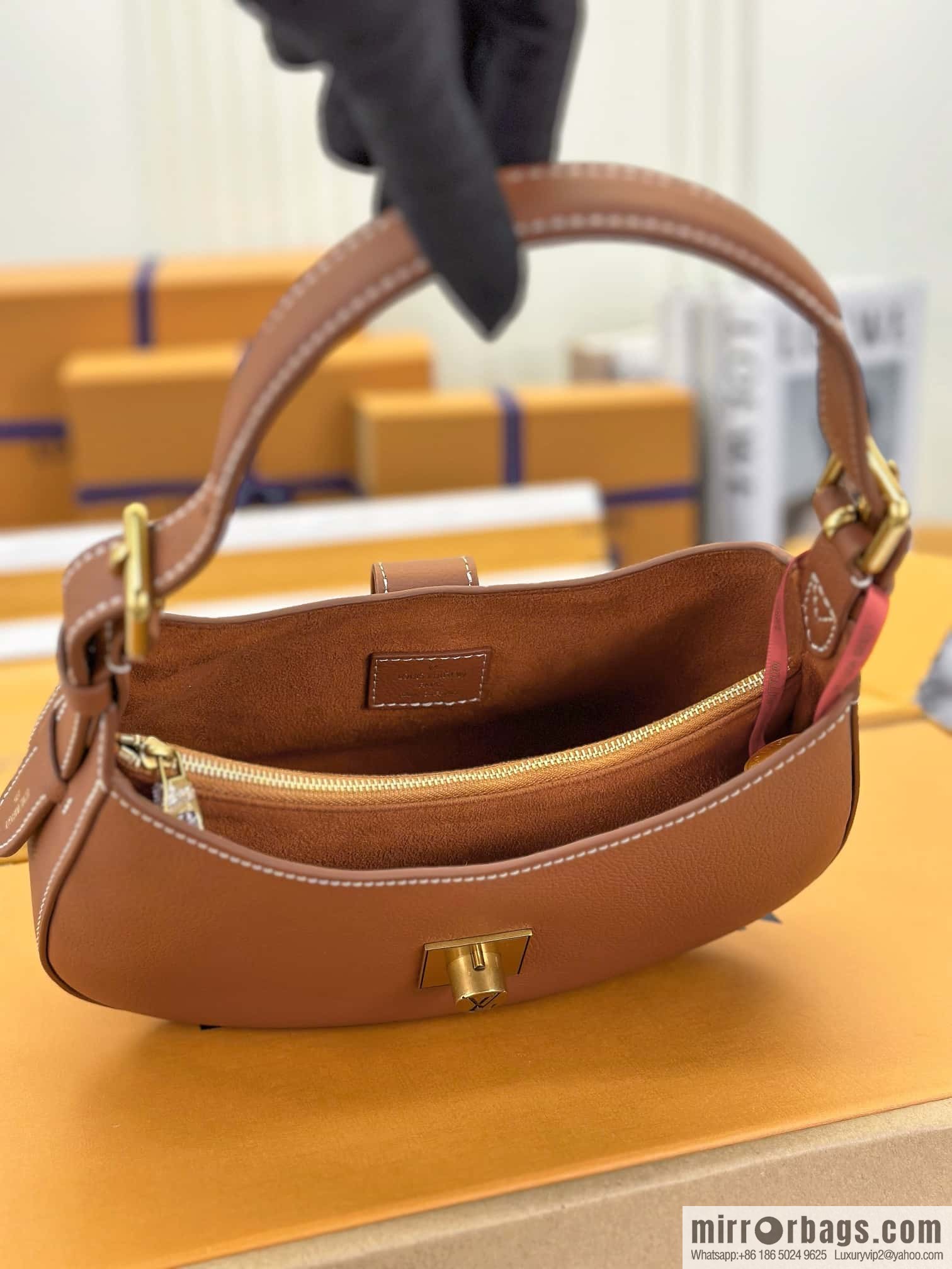 LV M24885 LOW KEY SHOULDER BAG