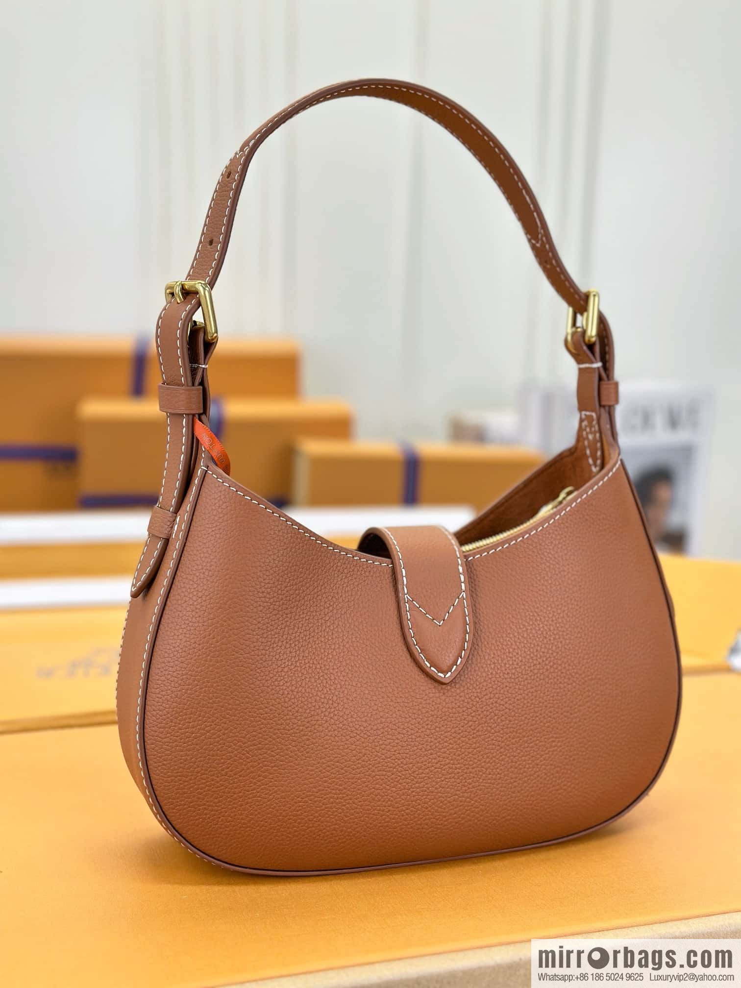 LV M24885 LOW KEY SHOULDER BAG