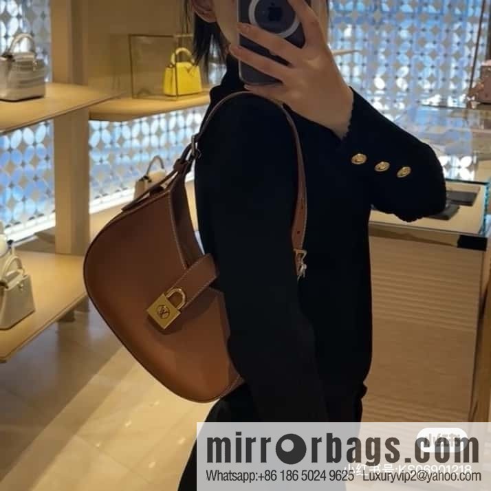 LV M24885 LOW KEY SHOULDER BAG