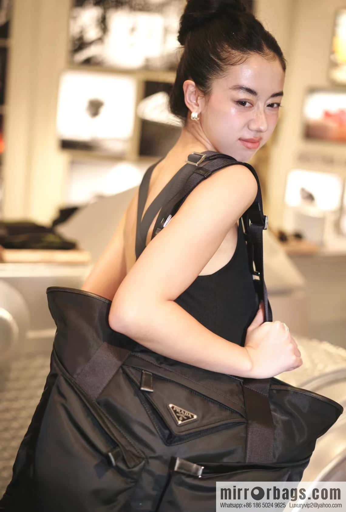 PRADA 🎉 new tote bag 🎉 2VG120