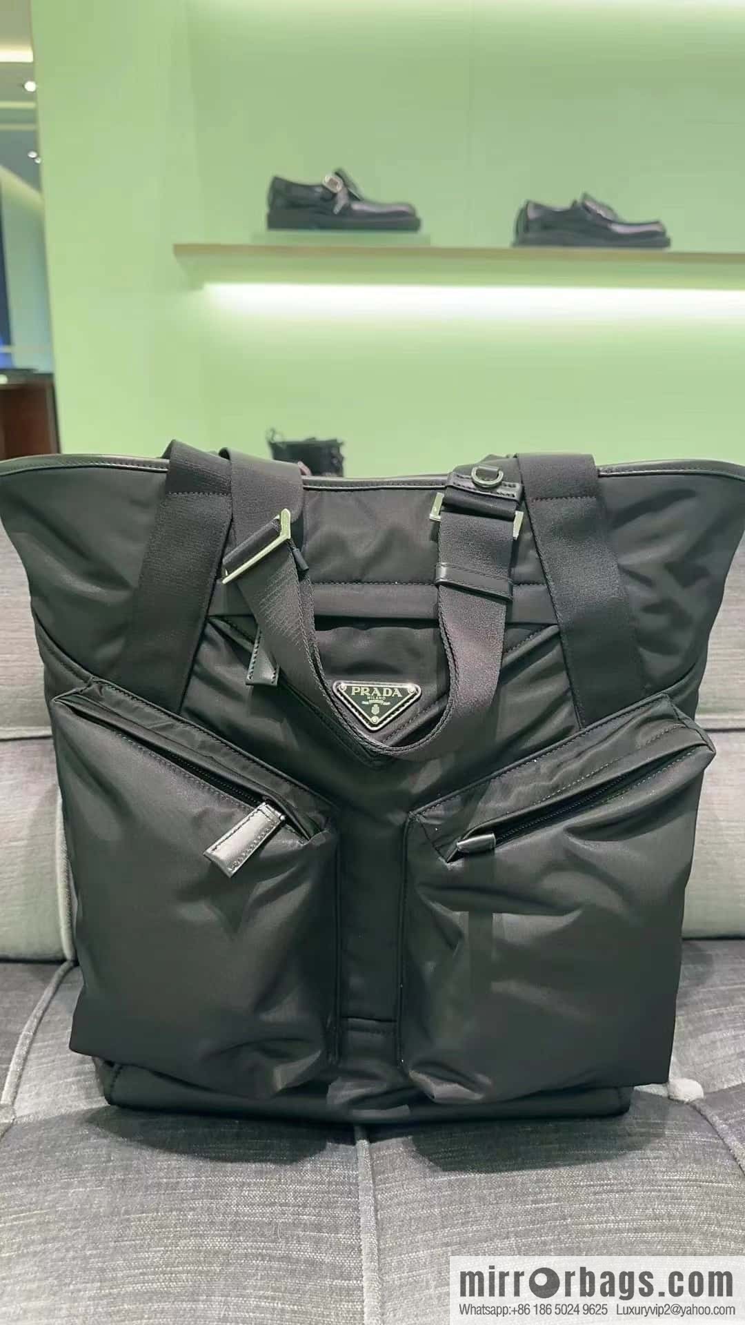 PRADA 🎉 new tote bag 🎉 2VG120