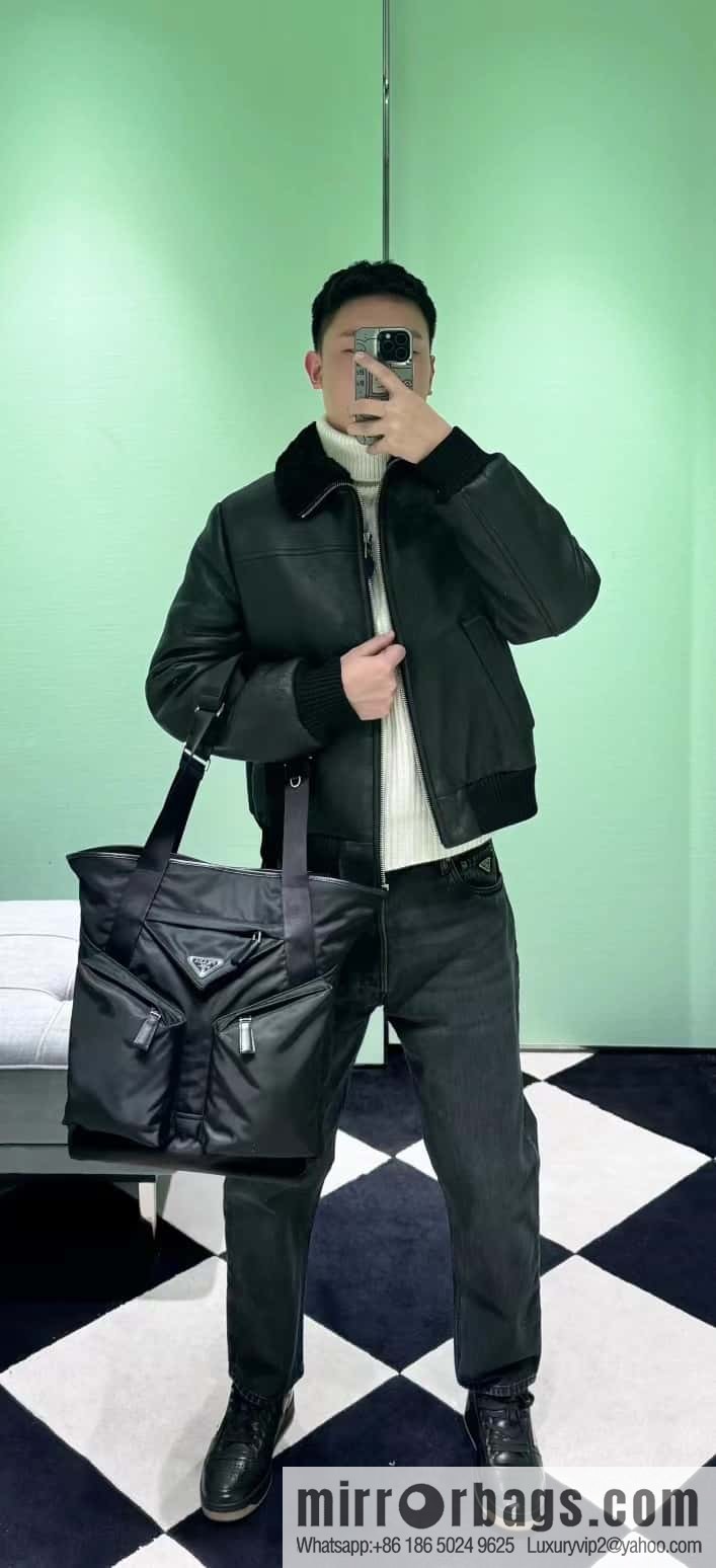 PRADA 🎉 new tote bag 🎉 2VG120