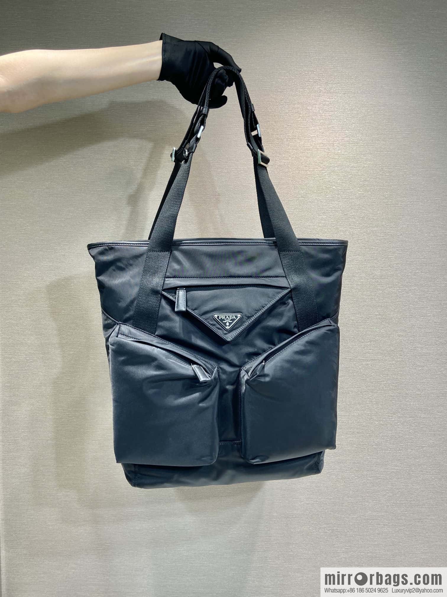 PRADA 🎉 new tote bag 🎉 2VG120