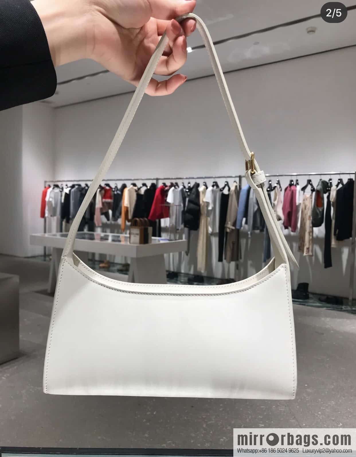 CELINE's new armpit bag collection TRIOMPHE handbag 198153 white