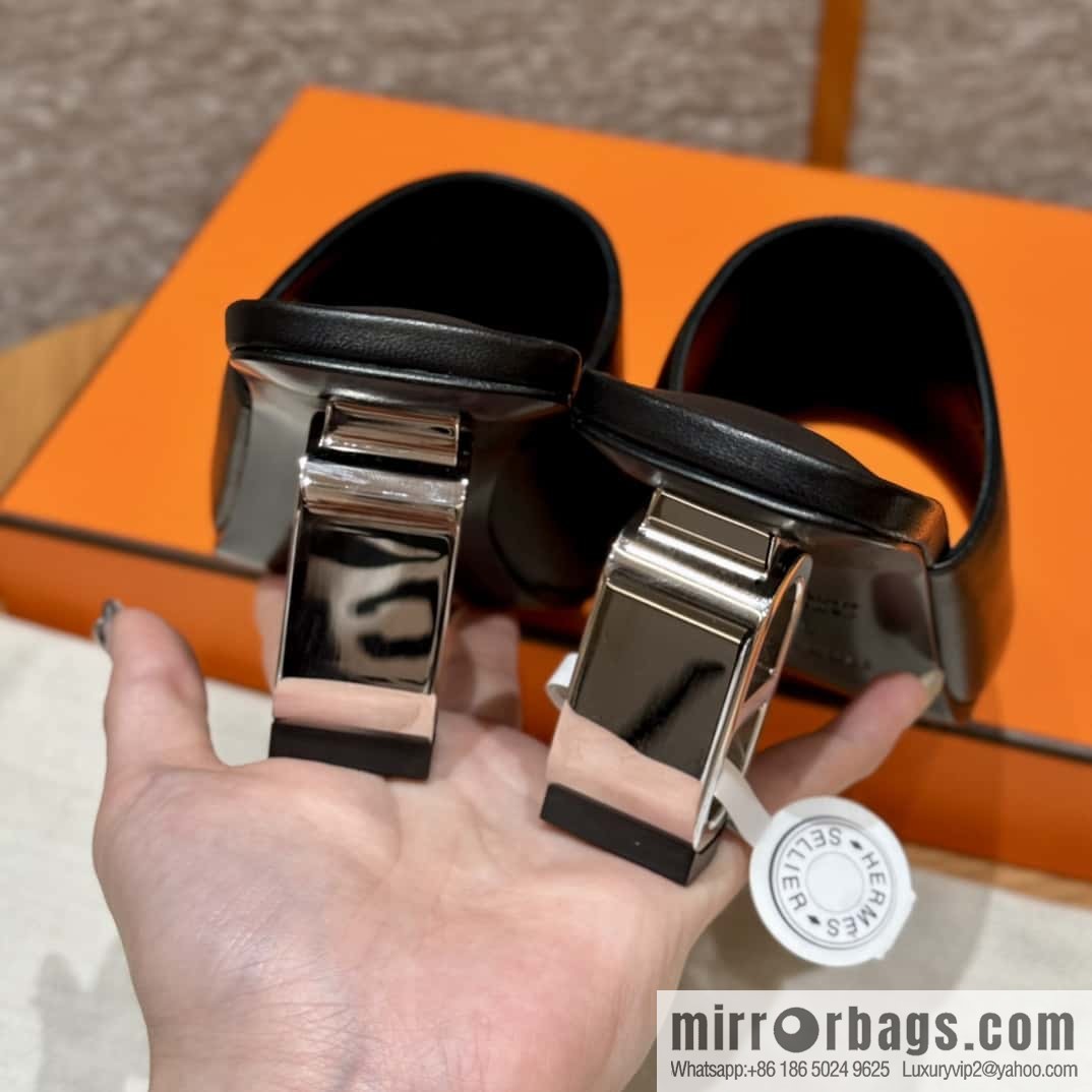 Hermès 122 lconique 60 sandals, black/ck89/noir calfskin/Nappa