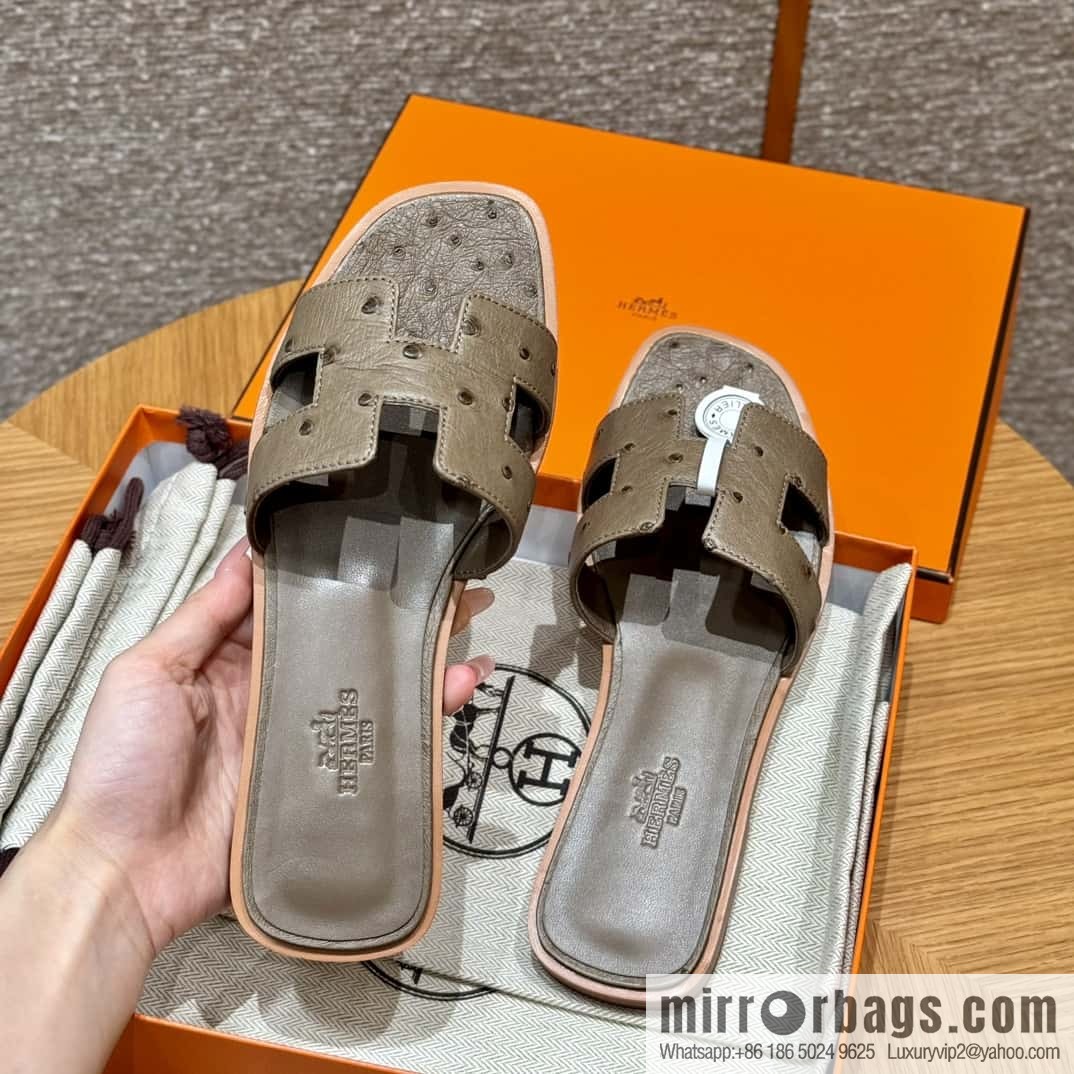 Hermès 181 Oran Sandals, Elephant Grey/ck18/etoupe Ostrich 🐦/Ostrich