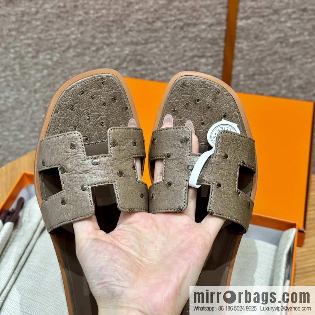 Hermès 181 Oran Sandals, Elephant Grey/ck18/etoupe Ostrich 🐦/Ostrich