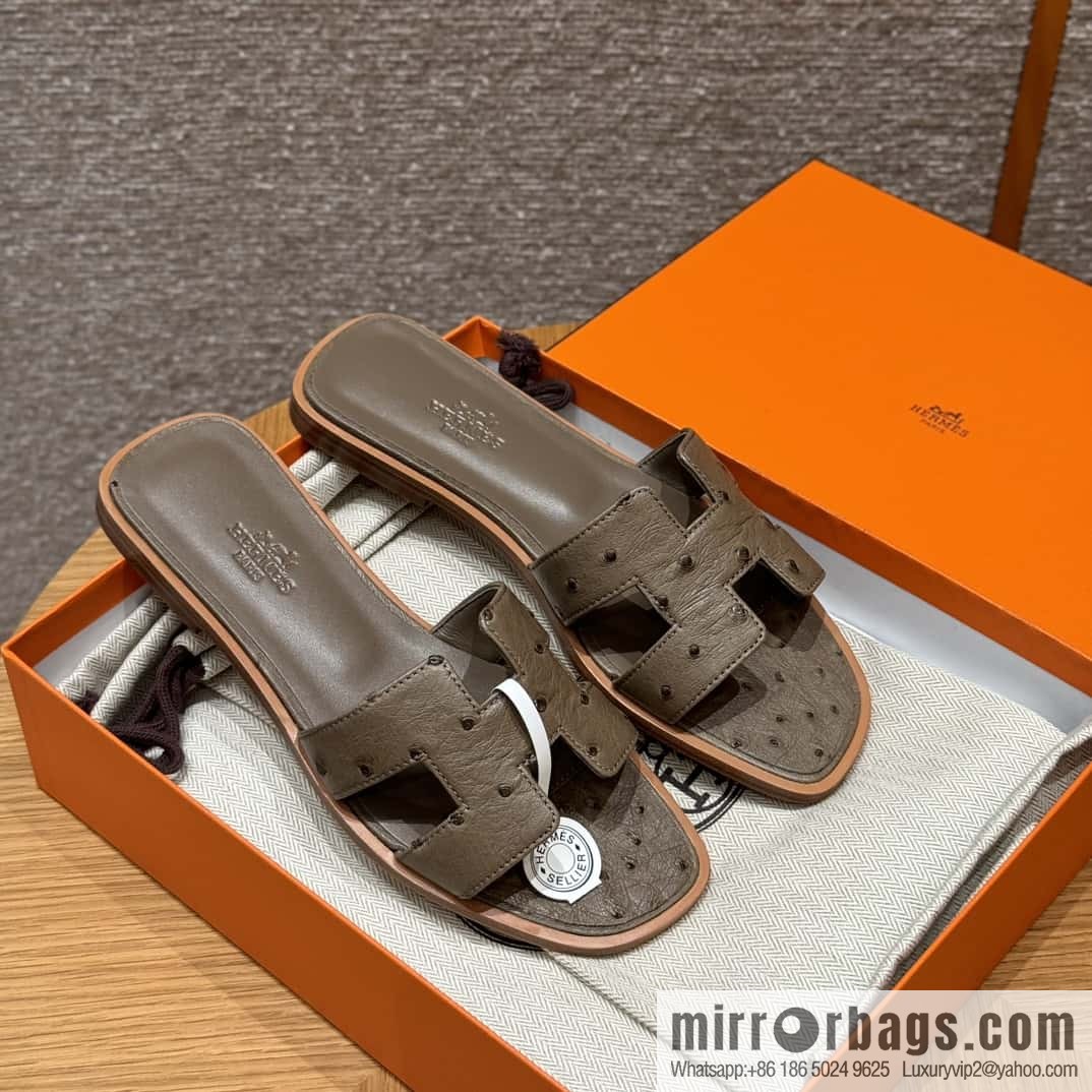 Hermès 181 Oran Sandals, Elephant Grey/ck18/etoupe Ostrich 🐦/Ostrich