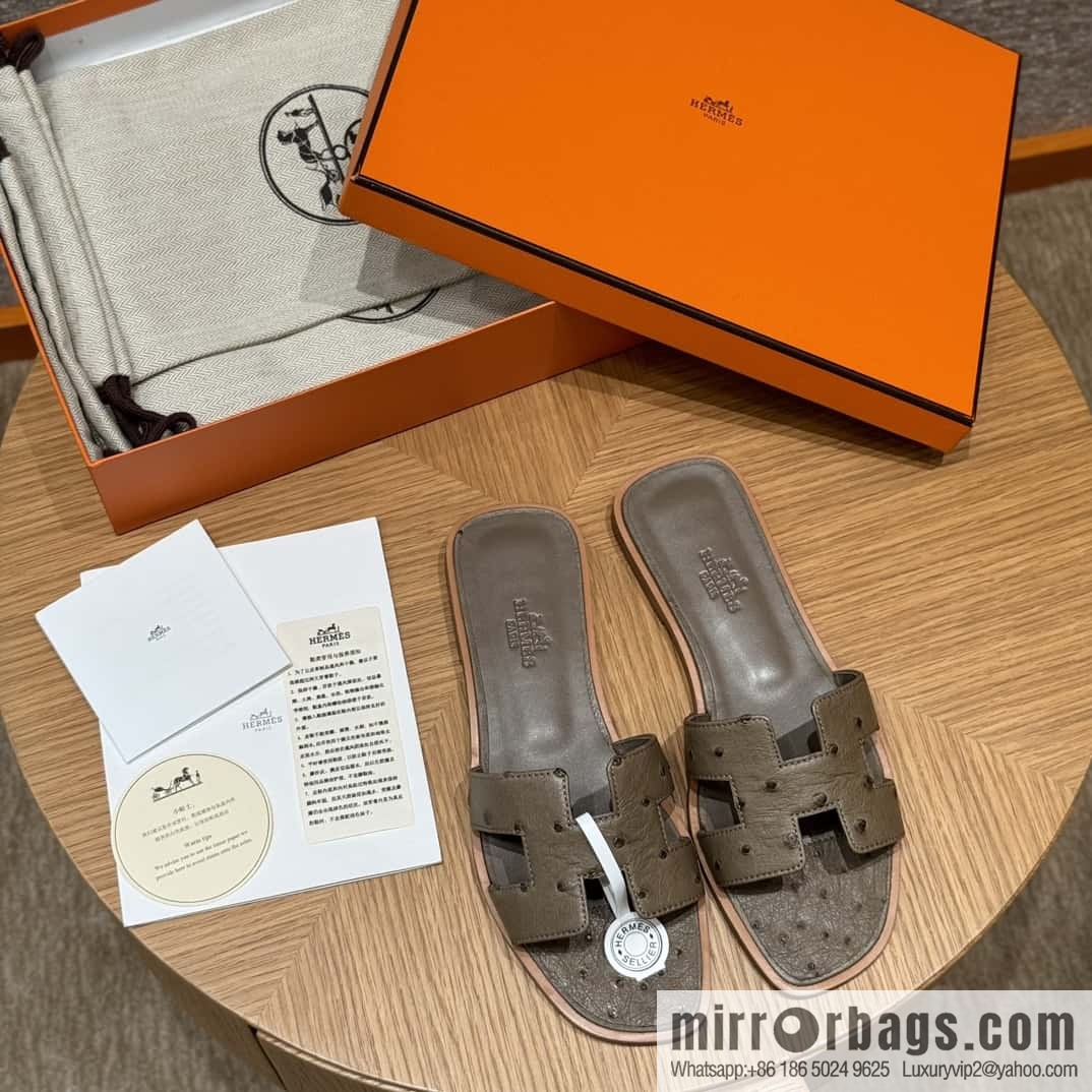 Hermès 181 Oran Sandals, Elephant Grey/ck18/etoupe Ostrich 🐦/Ostrich