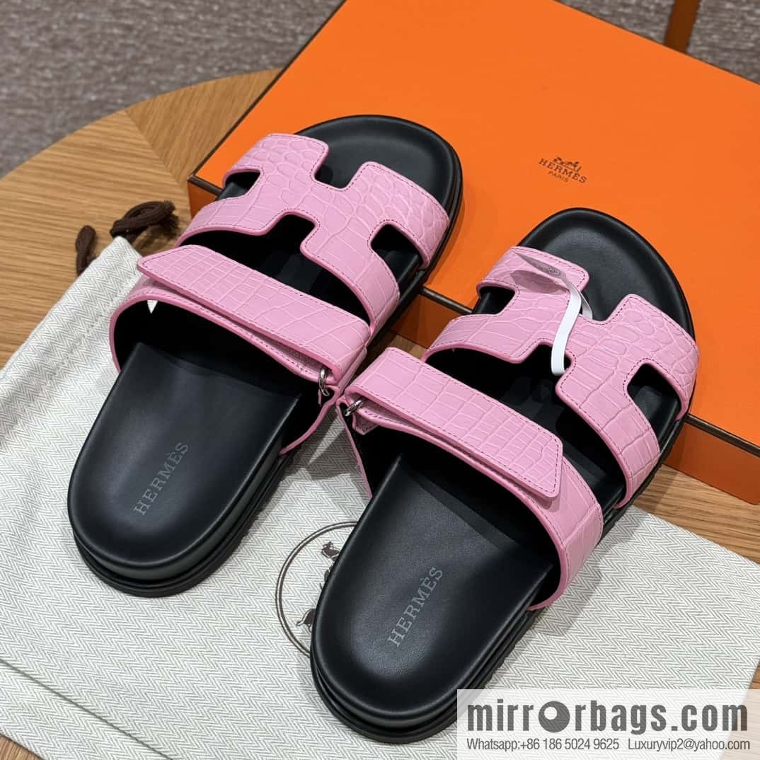 Hermès 225 CHYPRE SANDAL uncle shoes, cherry blossom powder/5P/pink crocodile/alligator🐊
