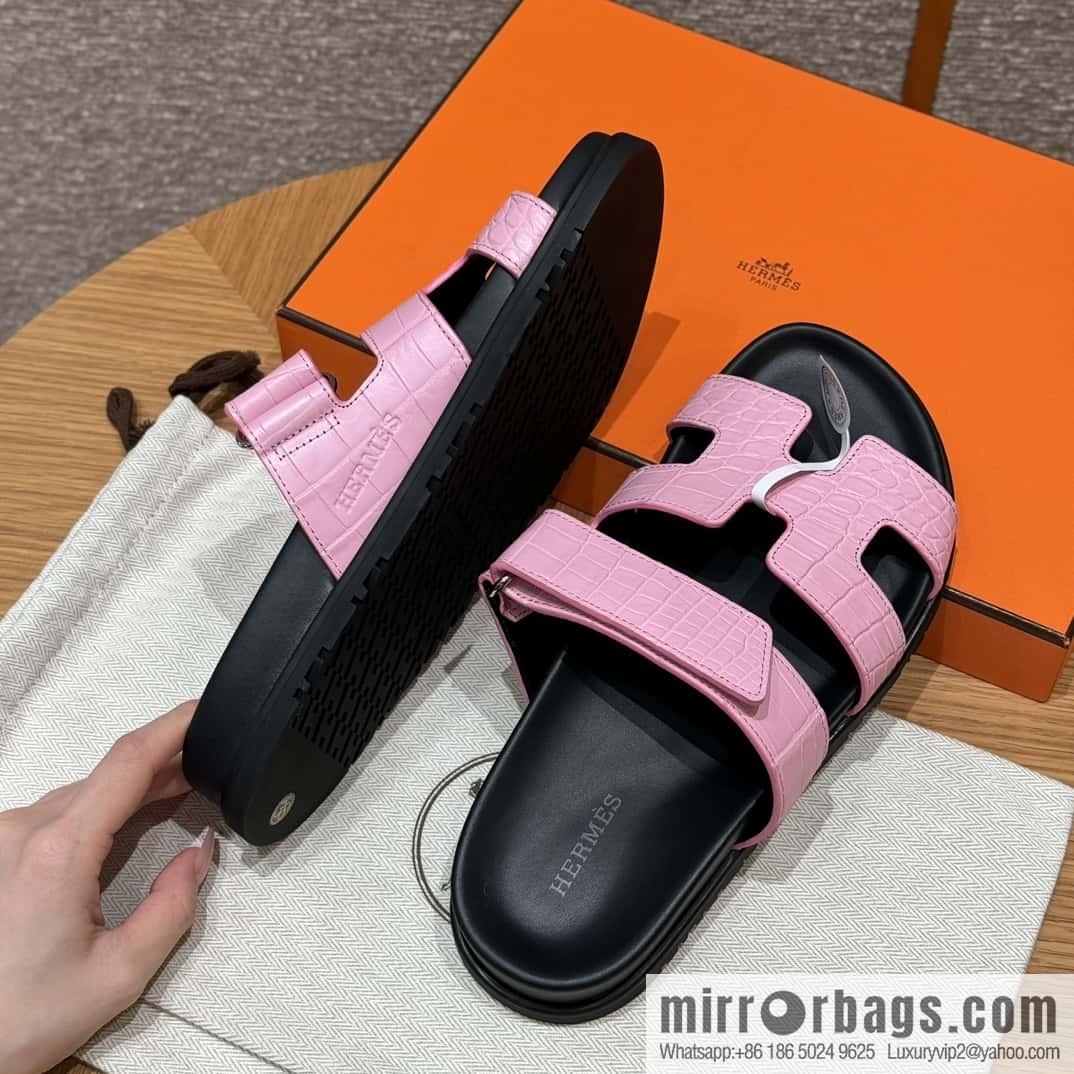 Hermès 225 CHYPRE SANDAL uncle shoes, cherry blossom powder/5P/pink crocodile/alligator🐊
