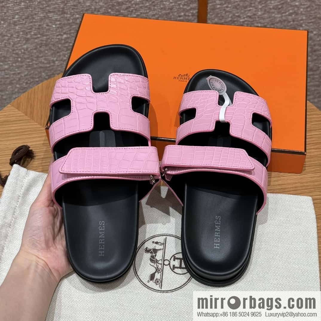 Hermès 225 CHYPRE SANDAL uncle shoes, cherry blossom powder/5P/pink crocodile/alligator🐊
