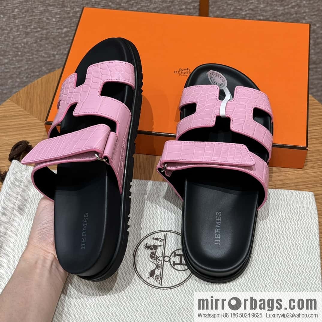 Hermès 225 CHYPRE SANDAL uncle shoes, cherry blossom powder/5P/pink crocodile/alligator🐊
