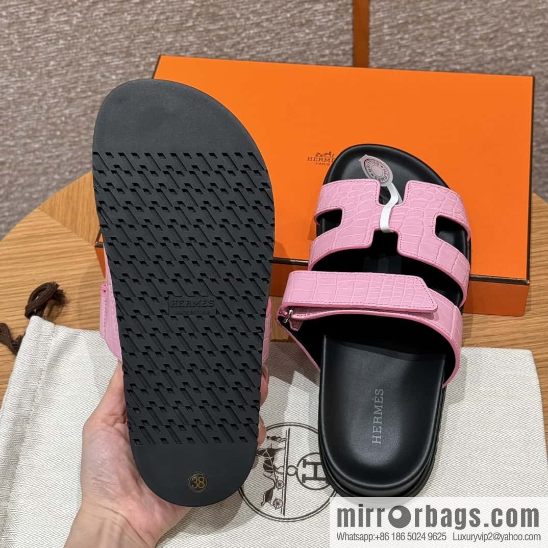 Hermès 225 CHYPRE SANDAL uncle shoes, cherry blossom powder/5P/pink crocodile/alligator🐊