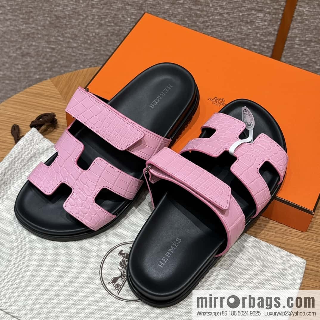 Hermès 225 CHYPRE SANDAL uncle shoes, cherry blossom powder/5P/pink crocodile/alligator🐊