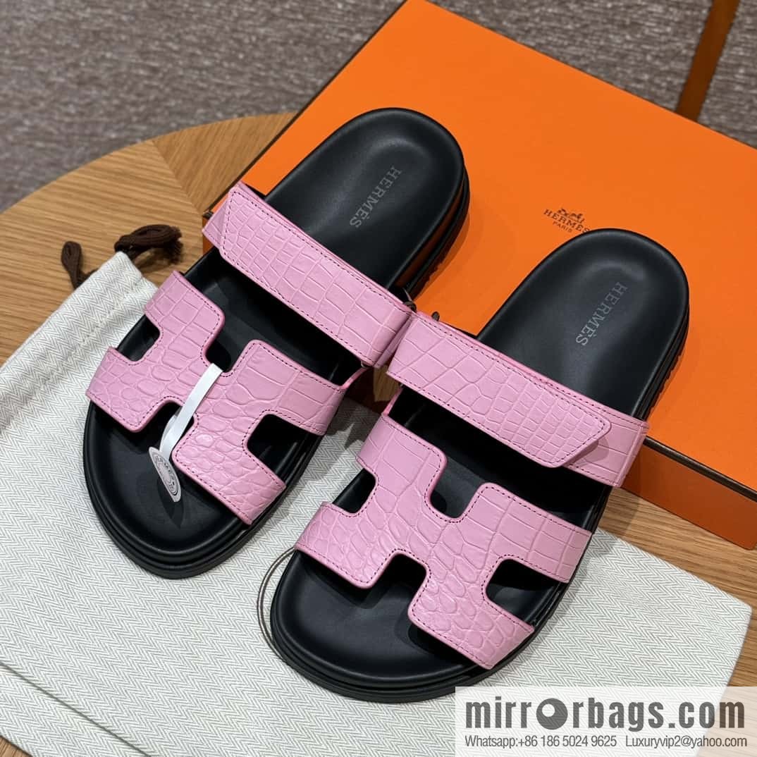 Hermès 225 CHYPRE SANDAL uncle shoes, cherry blossom powder/5P/pink crocodile/alligator🐊
