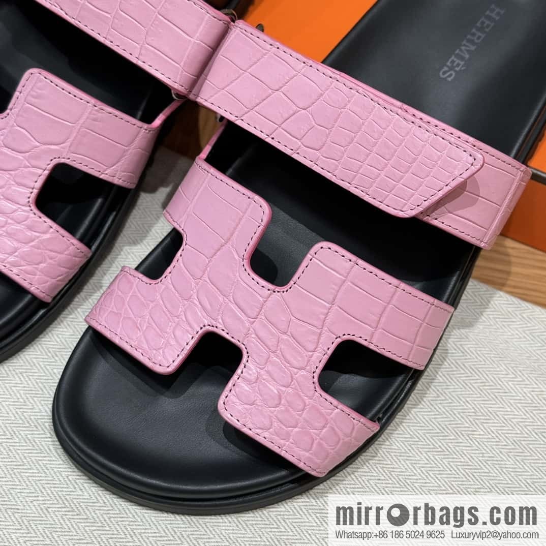 Hermès 225 CHYPRE SANDAL uncle shoes, cherry blossom powder/5P/pink crocodile/alligator🐊