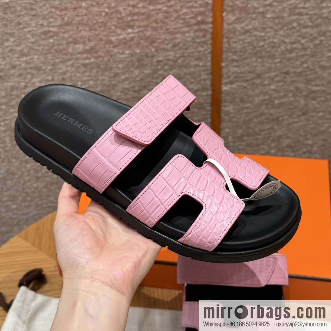 Hermès 225 CHYPRE SANDAL uncle shoes, cherry blossom powder/5P/pink crocodile/alligator🐊
