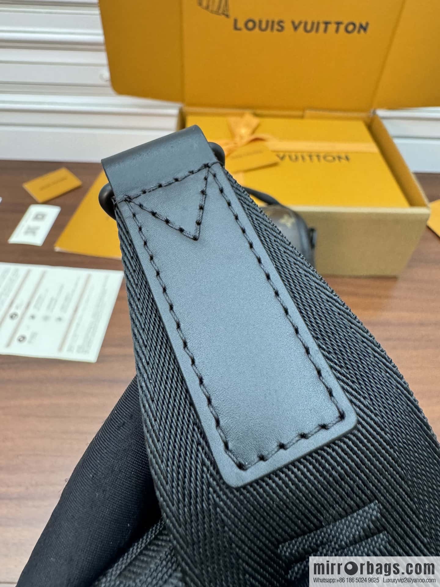 LV M46973 Season's new QUEST mailman bag