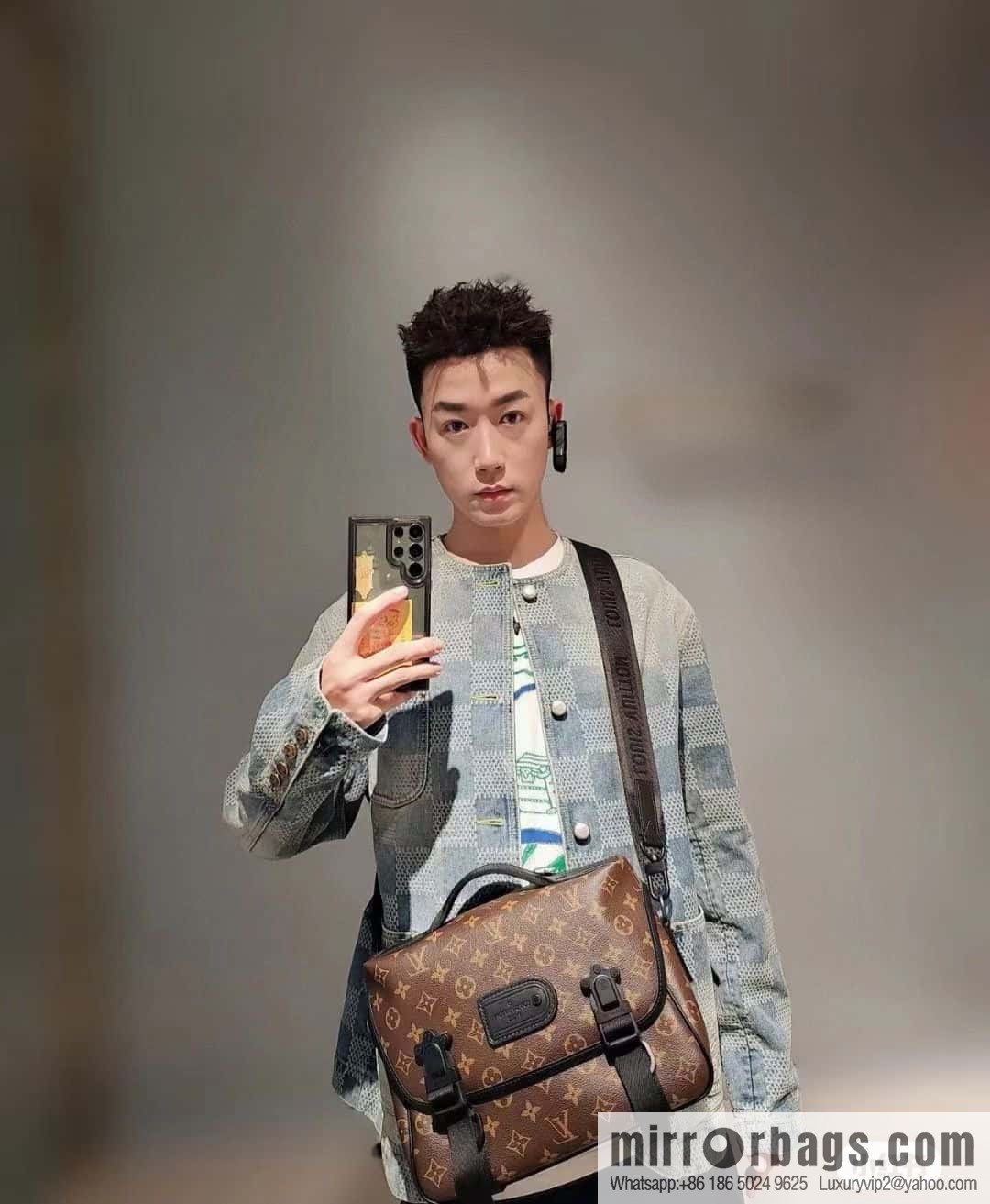 LV M46972 New LV TRAIL messenger bag for the season