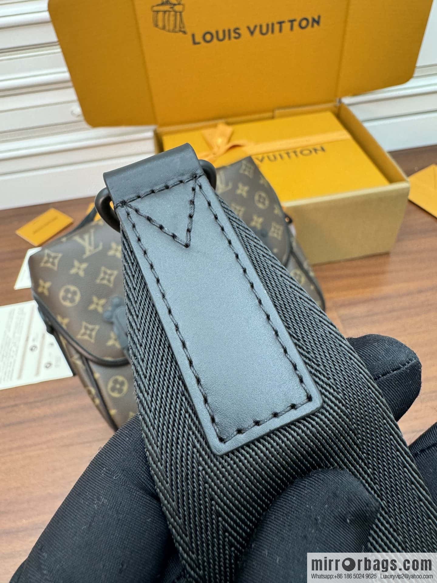 LV M46972 New LV TRAIL messenger bag for the season