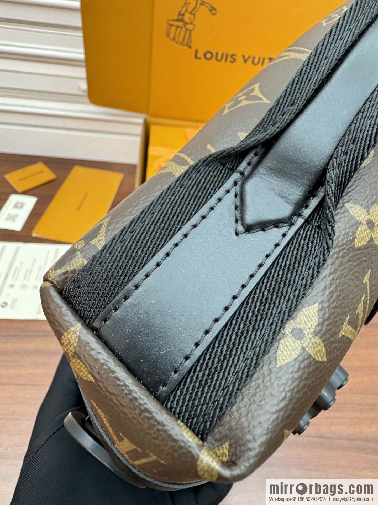 LV M46972 New LV TRAIL messenger bag for the season