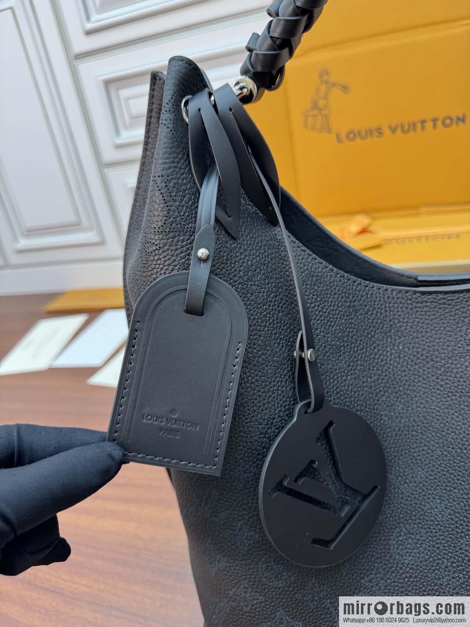 LV M52950 Carmel