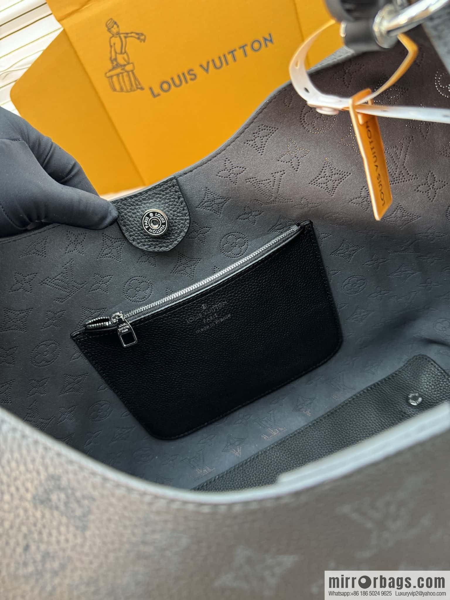 LV M52950 Carmel