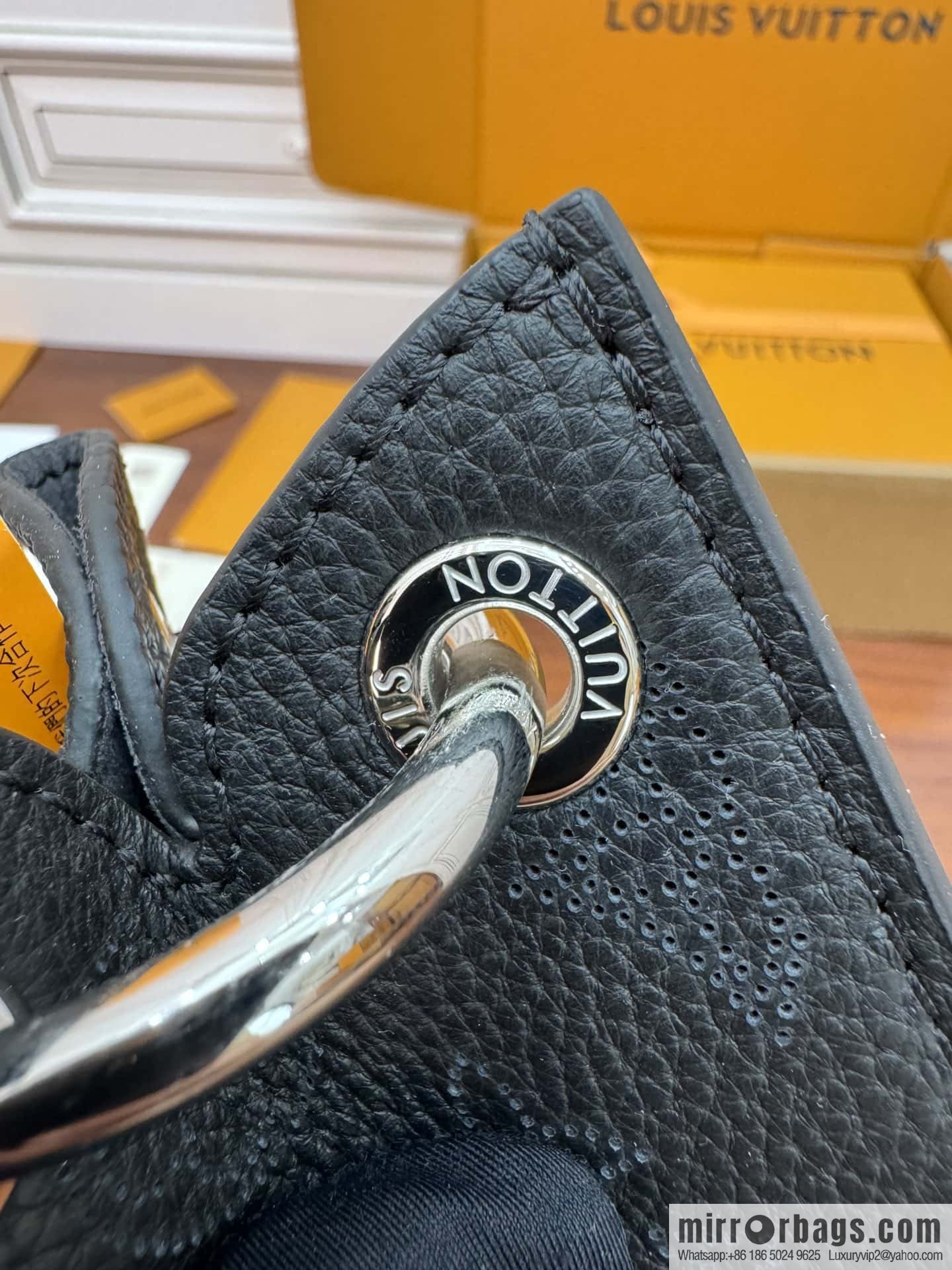 LV M52950 Carmel