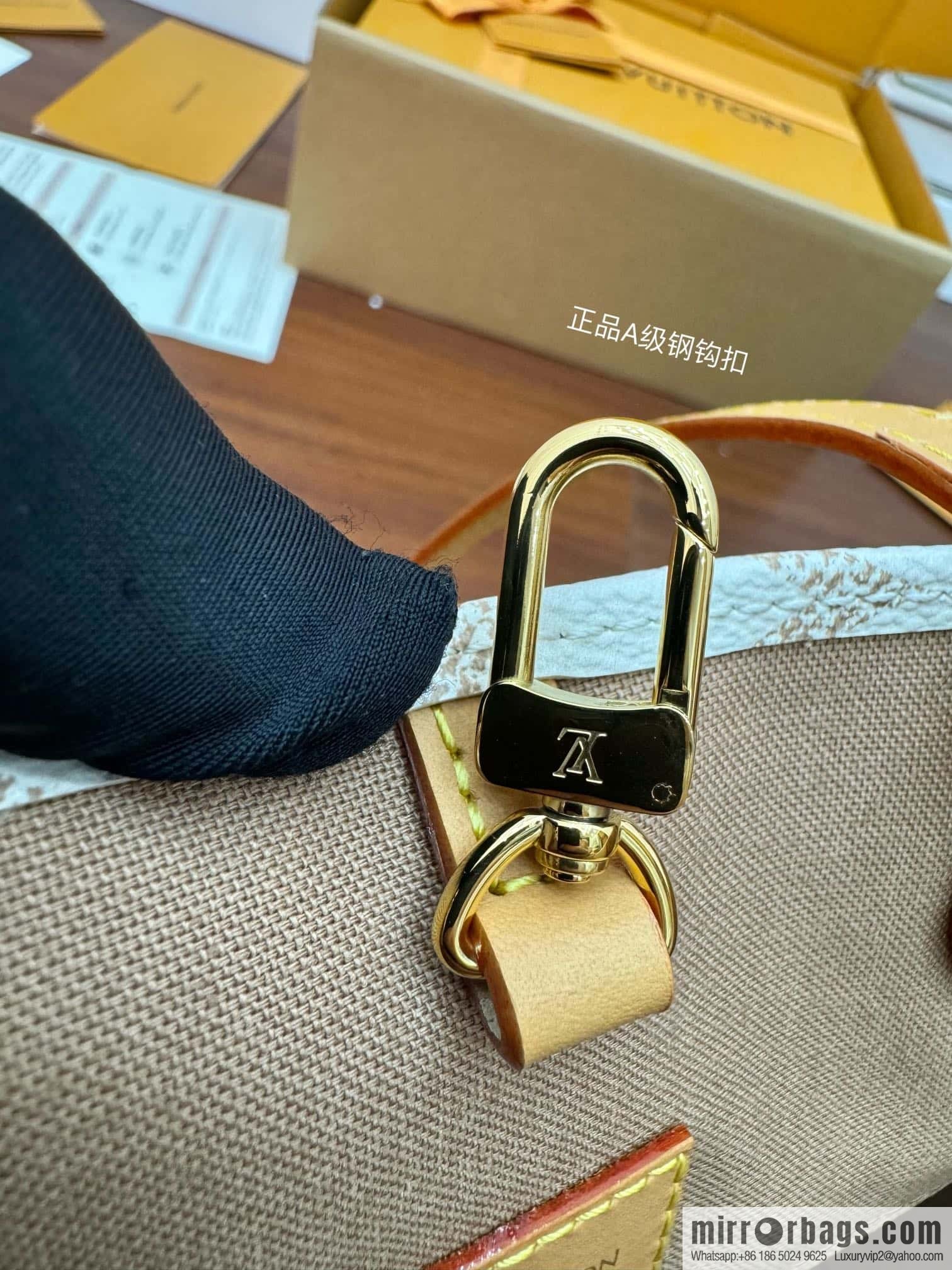 LV M46912 ONTHEGO medium handbag
