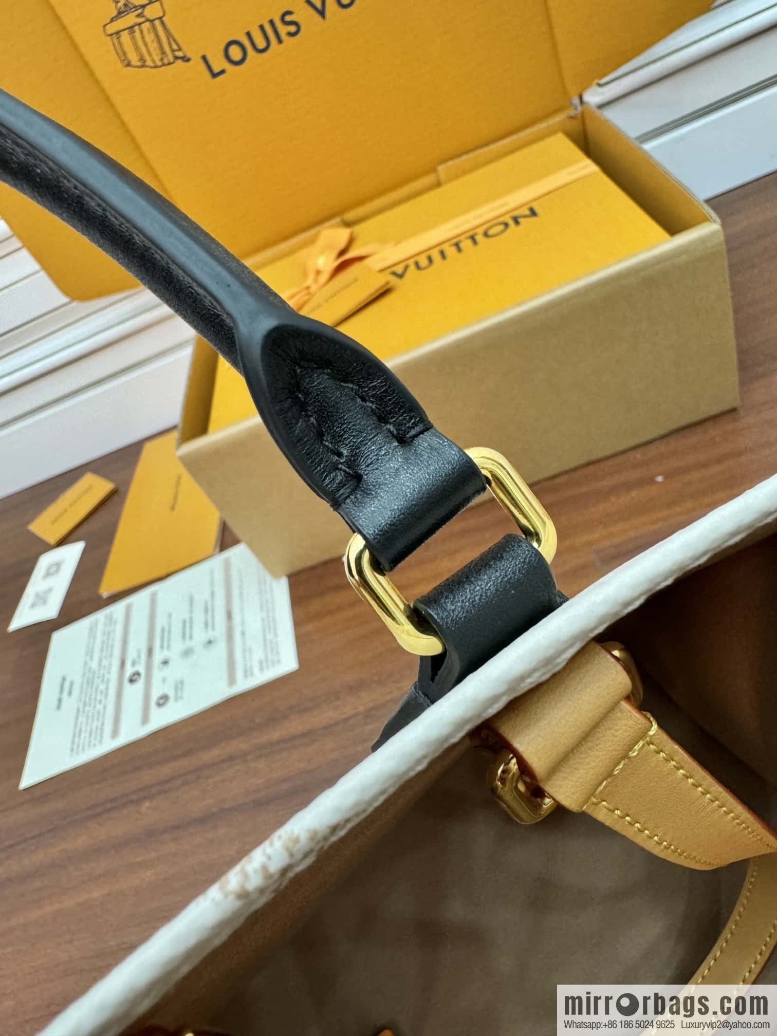 LV M46912 ONTHEGO medium handbag