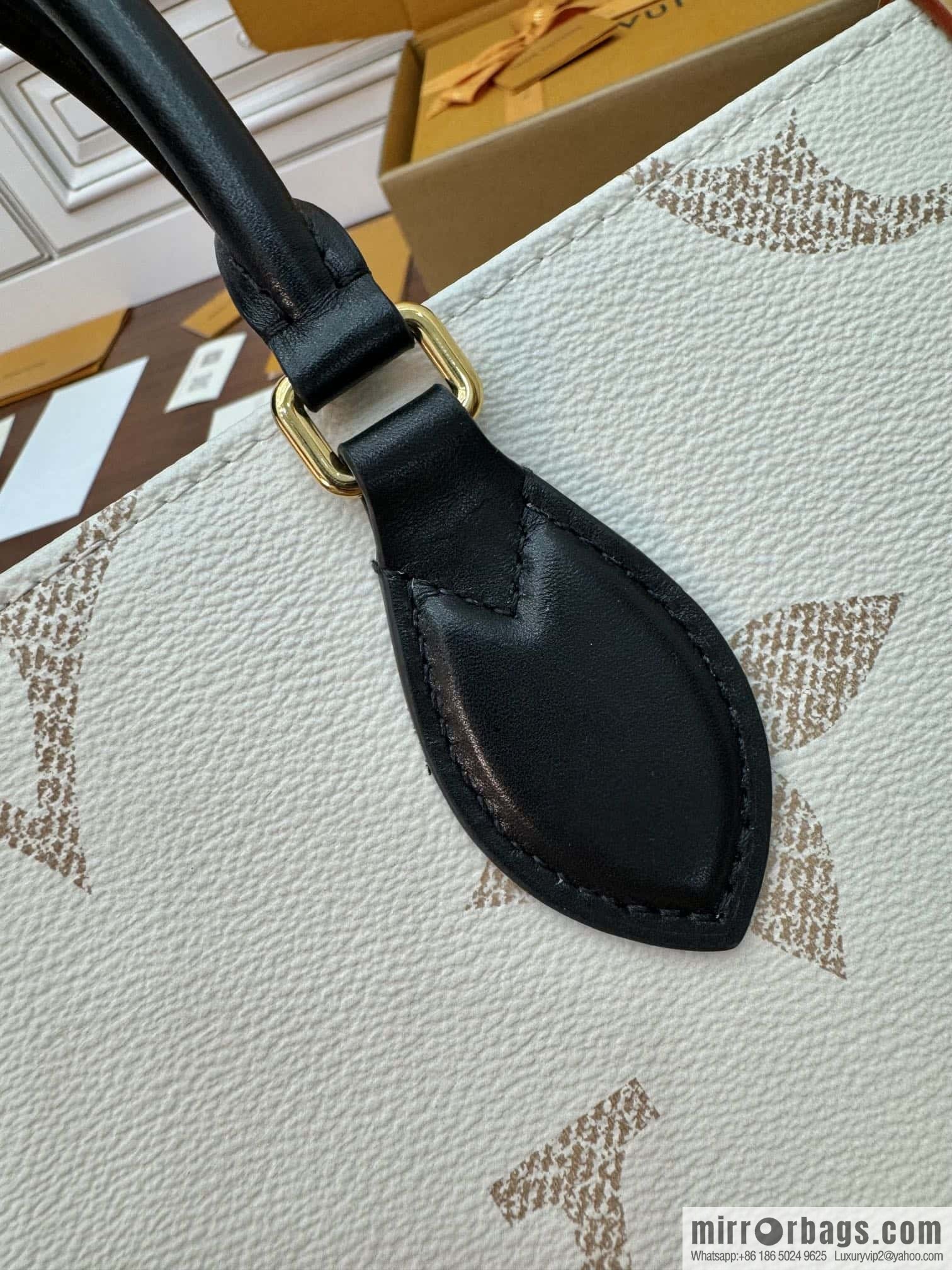 LV M46912 ONTHEGO medium handbag