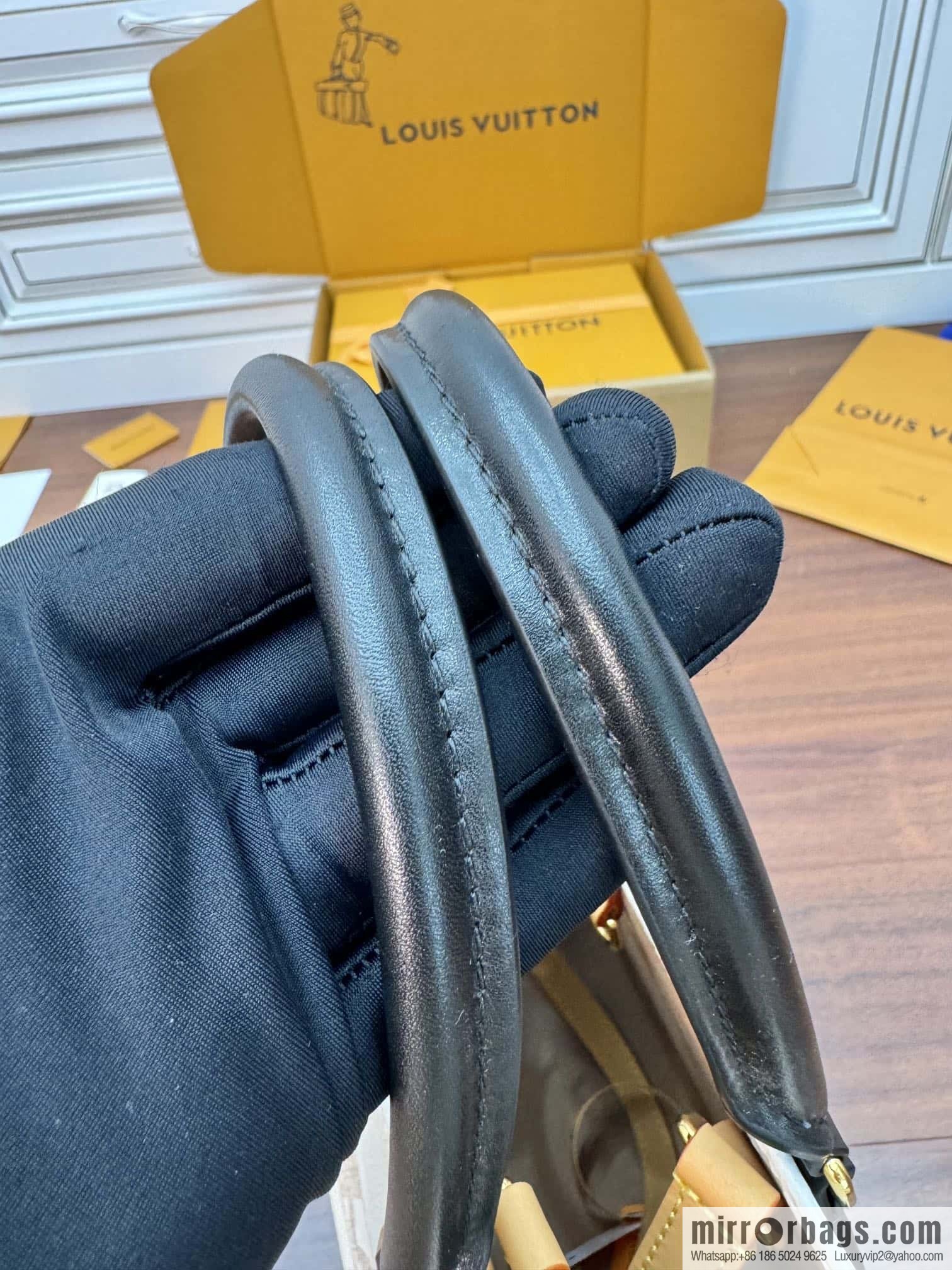 LV M46912 ONTHEGO medium handbag