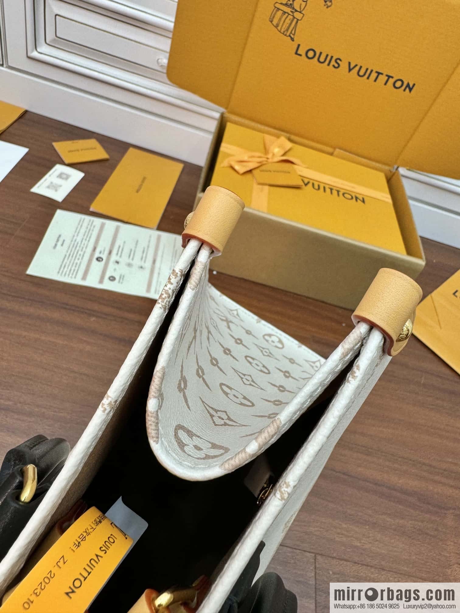 LV M46912 ONTHEGO medium handbag
