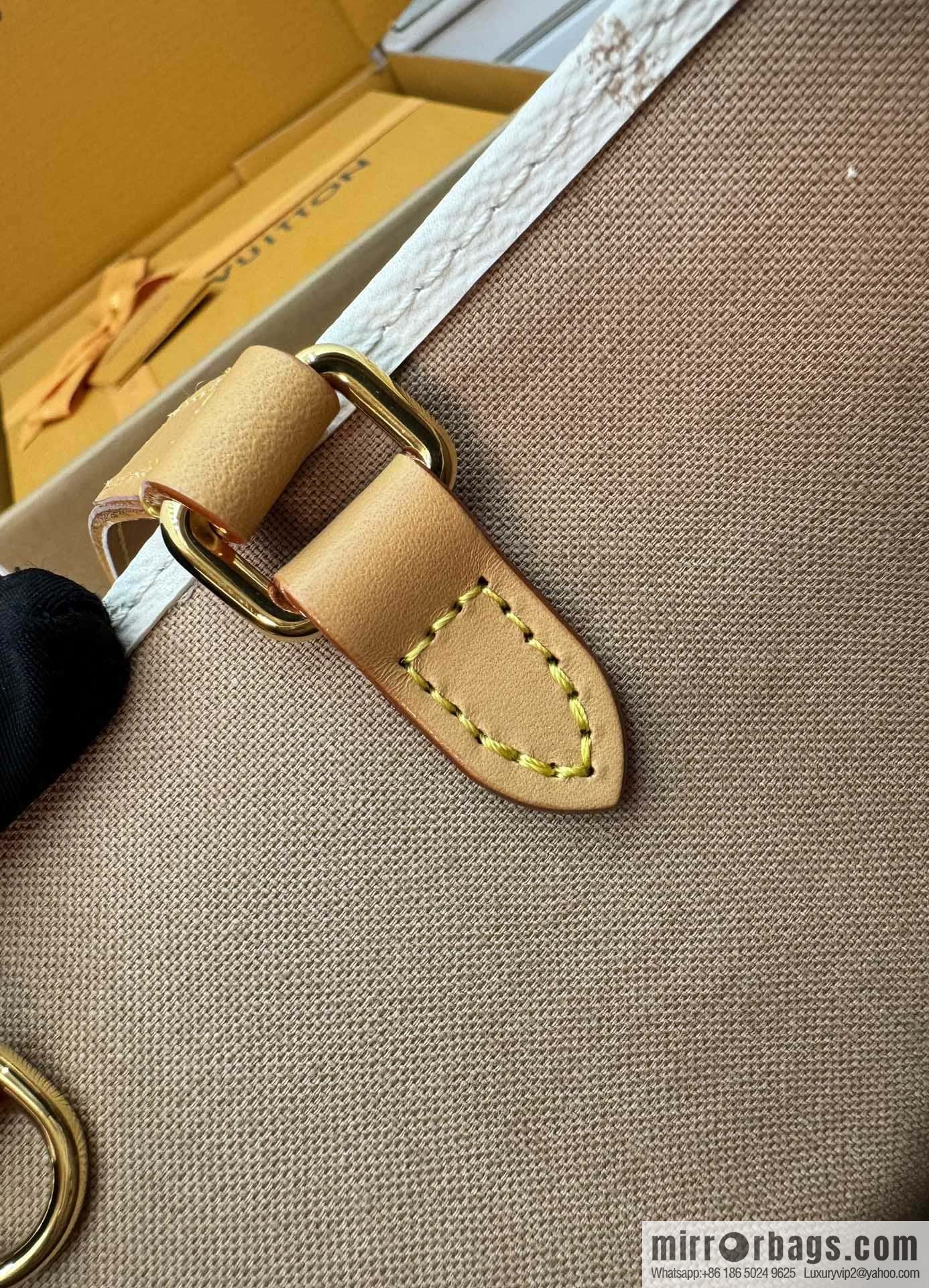 LV M46912 ONTHEGO medium handbag