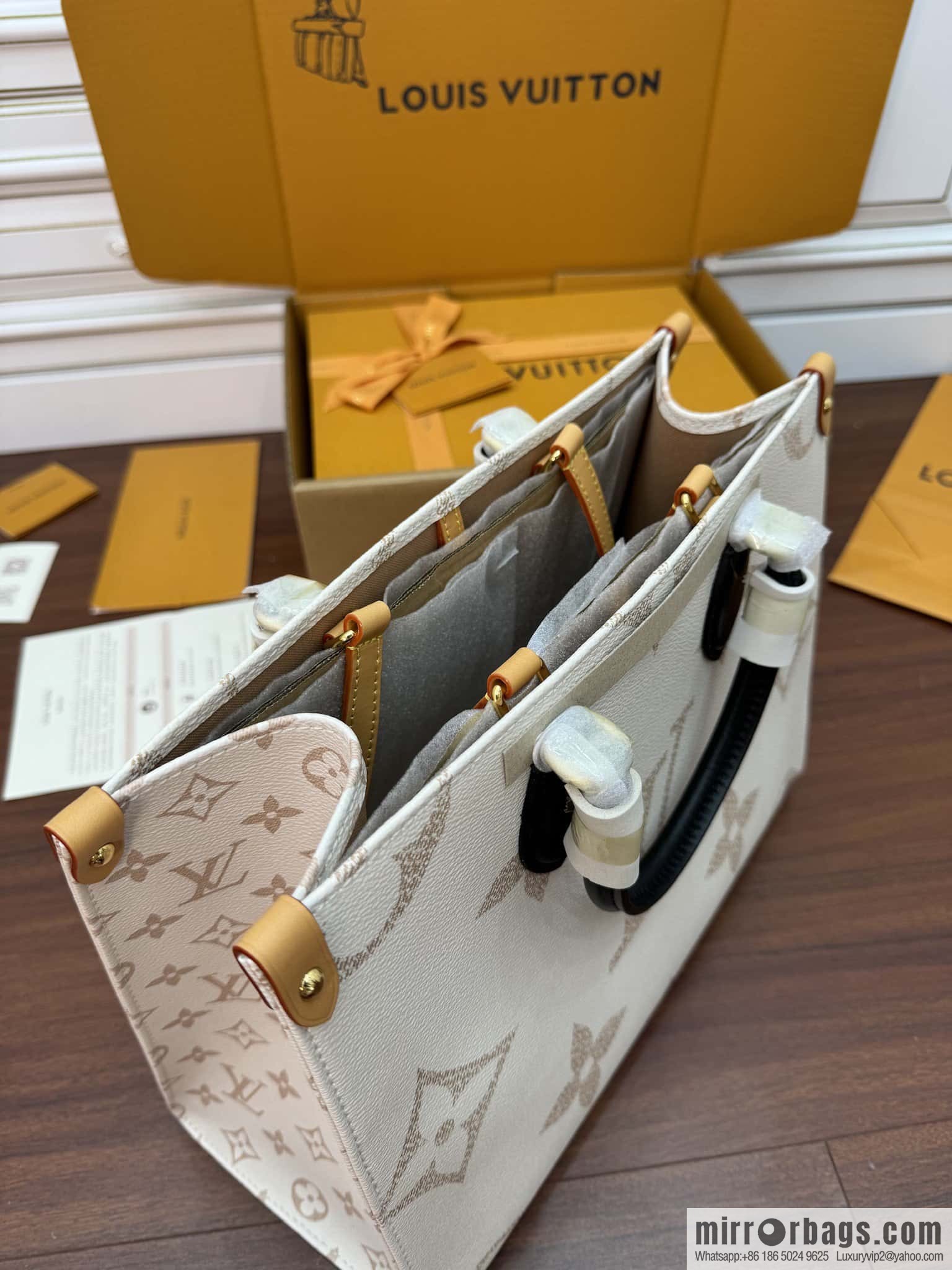 LV M46912 ONTHEGO medium handbag