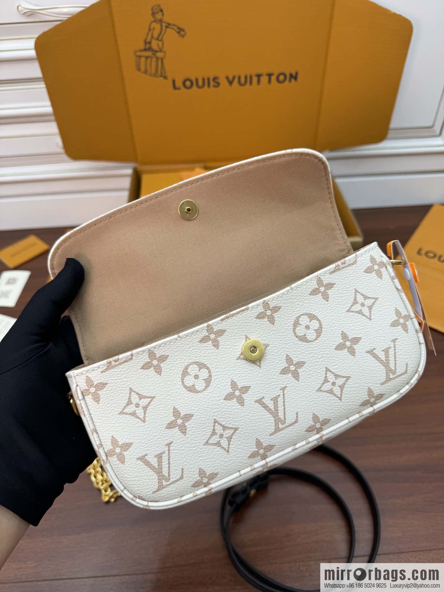 LV M83091 WALLET ON CHAIN IVY BAG