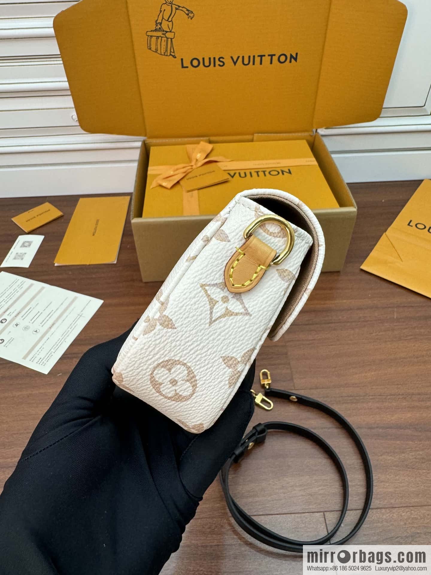 LV M83091 WALLET ON CHAIN IVY BAG
