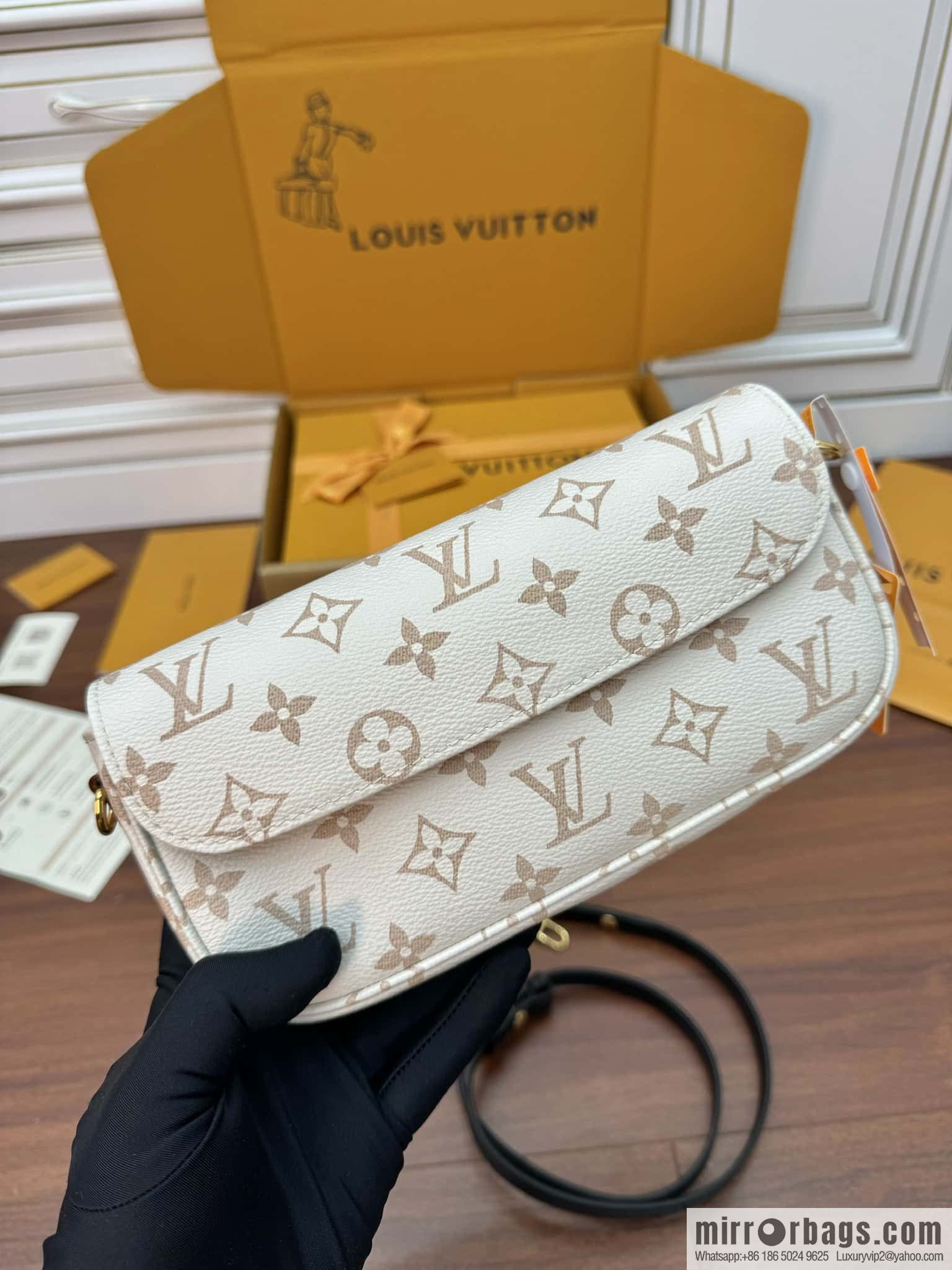 LV M83091 WALLET ON CHAIN IVY BAG