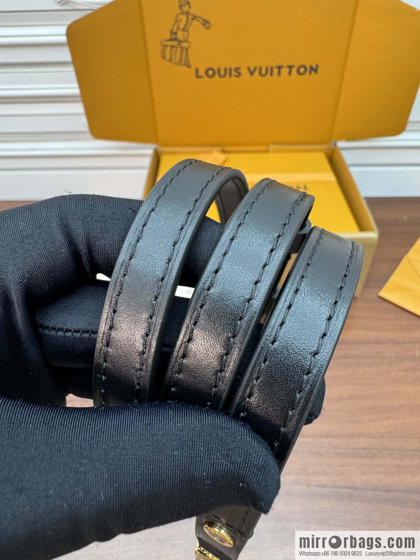 LV M83091 WALLET ON CHAIN IVY BAG