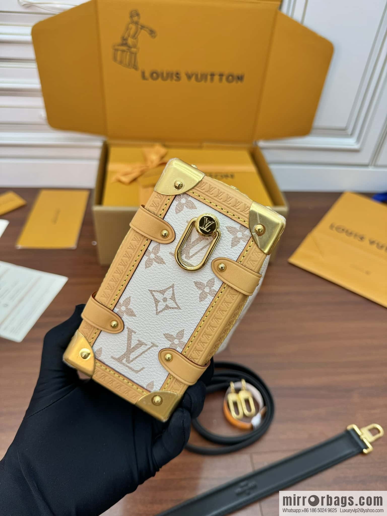 LV M46907 SIDE TRUNK M BAG
