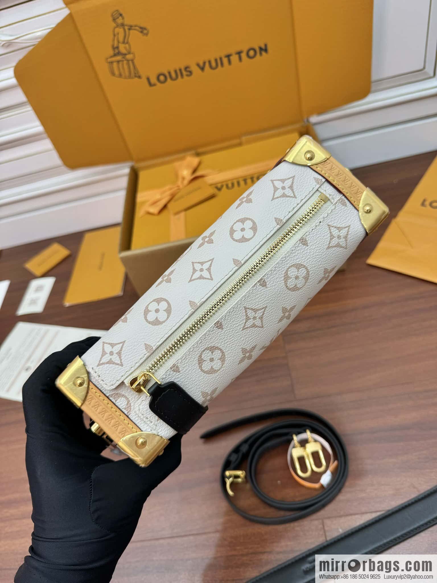 LV M46907 SIDE TRUNK M BAG