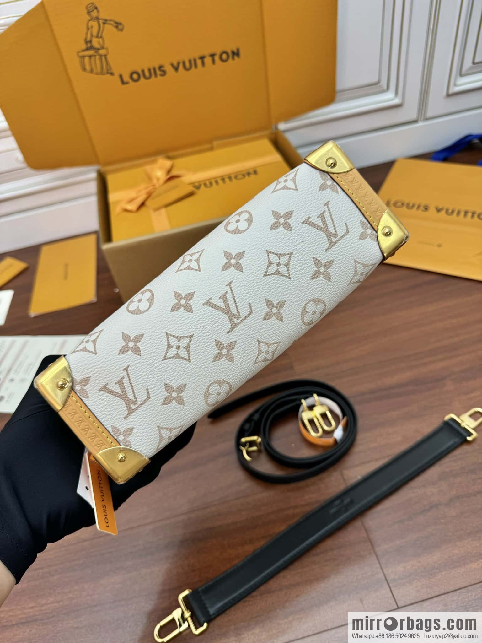 LV M46907 SIDE TRUNK M BAG