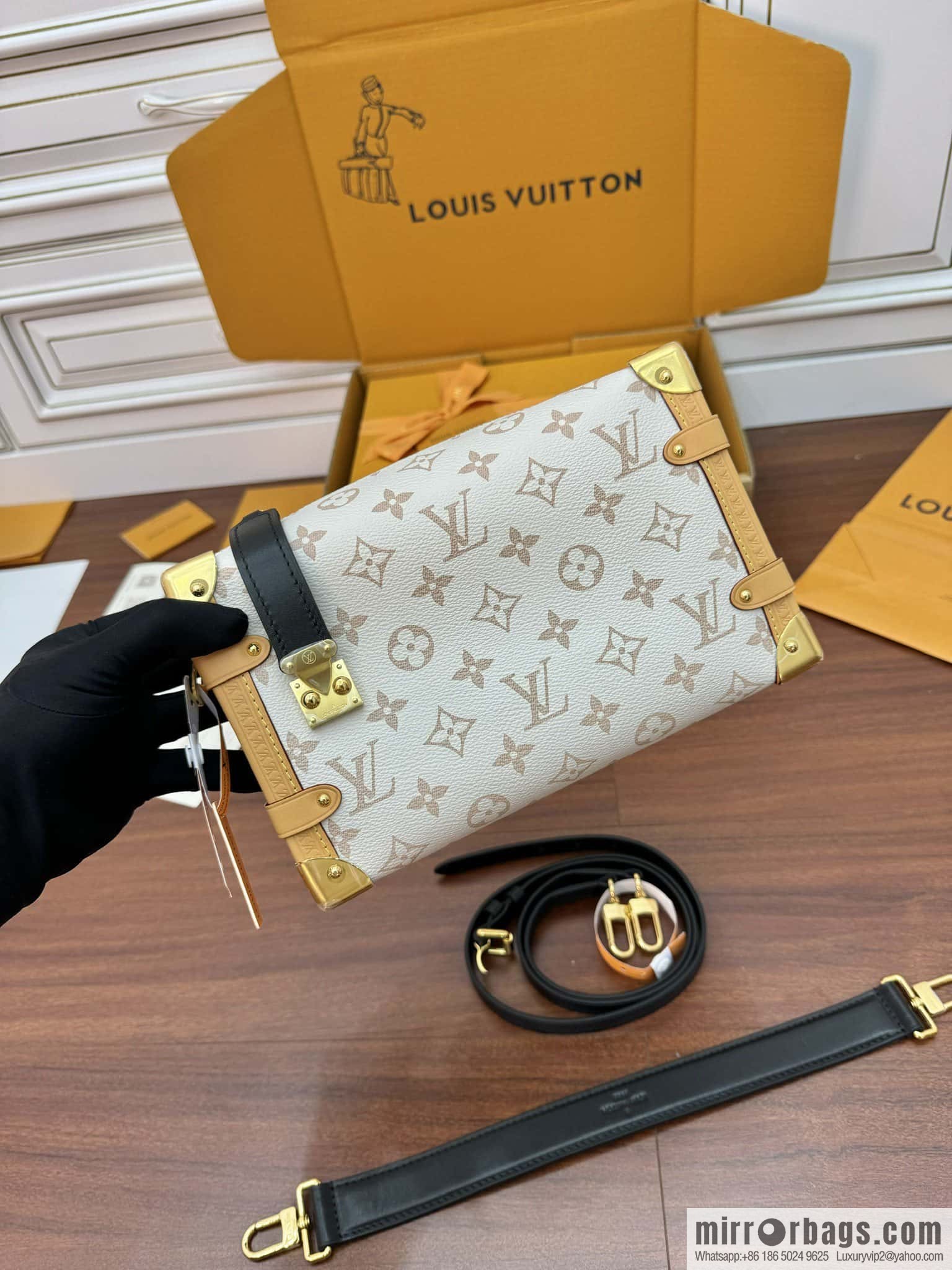LV M46907 SIDE TRUNK M BAG