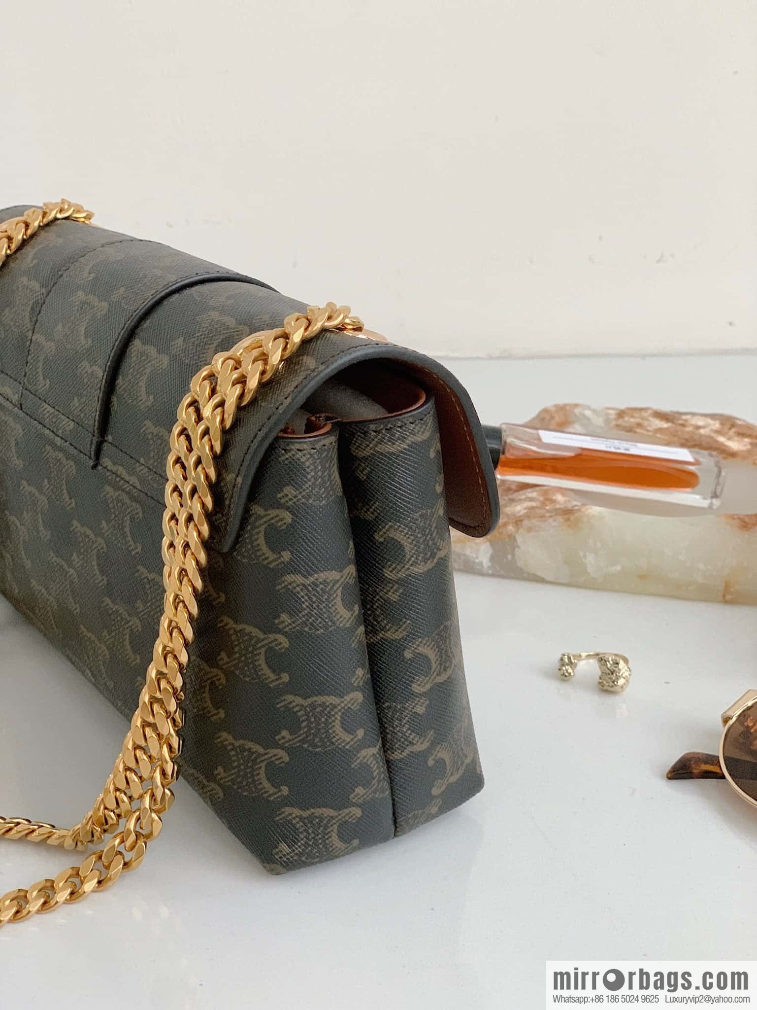 CELINE TEEN VICTOIRE small logo printed handbag 116592 old color